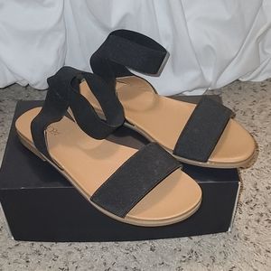 New Black elastic sandals